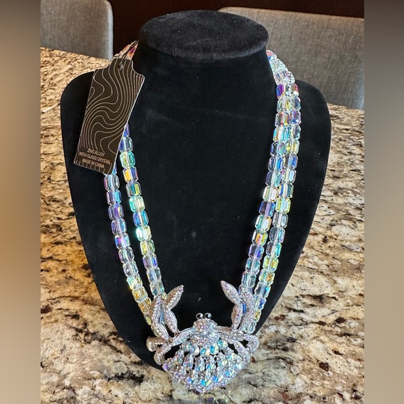 🕷️EYE CANDY LARGE SPIDER STATEMENT NECKLACE - NWT - Picture 1 of 4